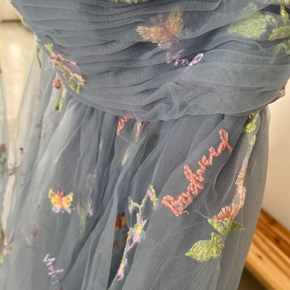 Embroidered Floral prom dress - Picture 5 of 9